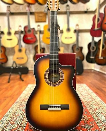 Elektro klassik gitara. Marka: Valencia Model: VC 304 CE ASB İstehsal