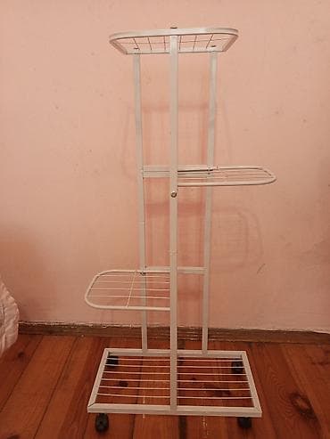 limon ağacı satışı: Hündürlüyü 90 sm
Dibçək saxlayan 
Ünvan Xırdalan — 5