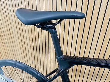 2 teker velosiped: Canyon yol velosipedi – qara rəng, aero xəttli alüminium/karkas — 7