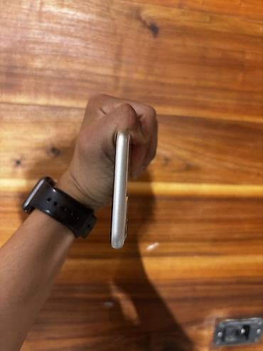 2 əl telefonlar: IPhone 11, 128 GB, Gümüşü, Simsiz şarj — 3