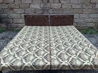 çən 2 ton: Təzə çarpayılar. 1 nəfərlik çarpayılar 60manat. 2 nəfərlik taxt — 4