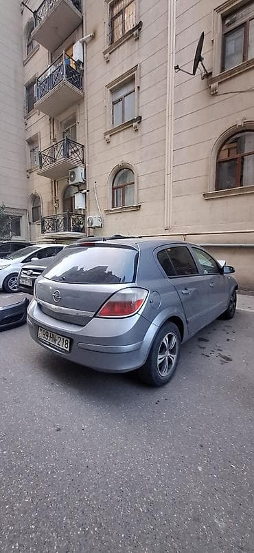 bmw e36 fara: Opel Astra H 2005, 1.6 benzin. Maşın qəza vəziyyətində satılır. Ön — 4