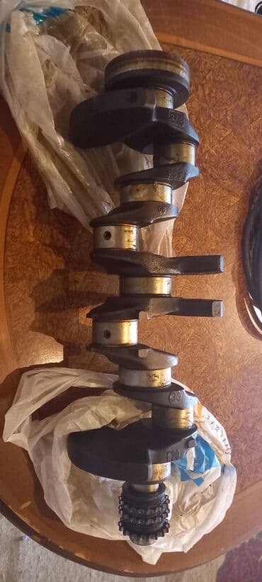 замок на калитку: Məhsul: Krank valı (mühərrik üçün) Təsvir: - Dörd silindrli sıra — 2