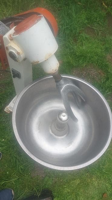 Sənaye tipli xəmir yoğurma mikseri - Güclü stasionar konstruksiya -