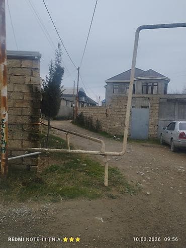 Bağ evləri: Həyət evi satılır 41-ci Maştağa küçəsində. 3 otaq + metbex+ WC+ — 3