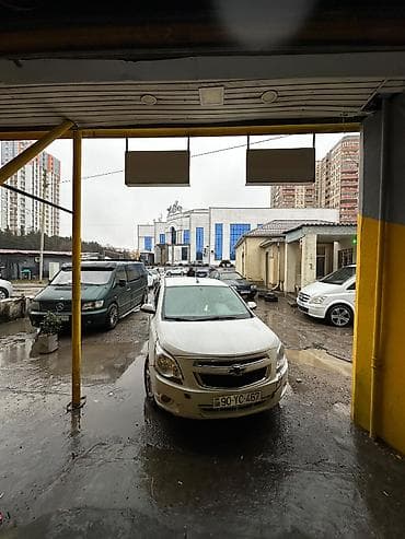 obyekt satisi: Salam. Yeganə şadlıq sarayı ilə üzbə-üz 15 ildən artıqdırki avtotəmir — 8