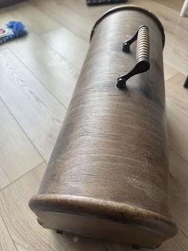 Kitablar və jurnallar: Məhsul: Singer mexaniki tikiş maşını (antik model) Xüsusiyyətlər: - — 6