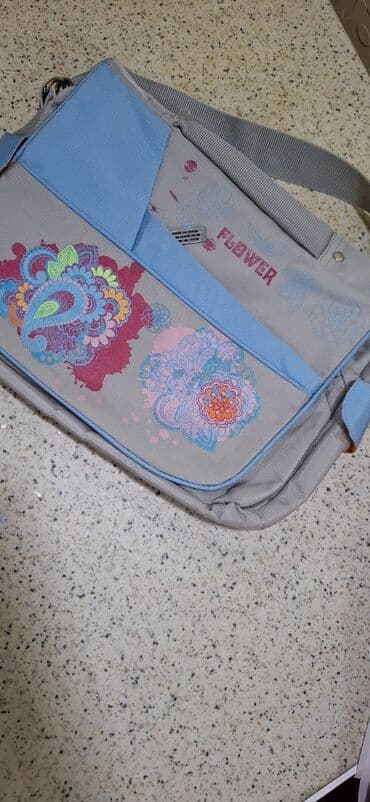 детская кобура на пояс: Fərqli ölçü və dizaynlarda uşaq çantaları dəsti. Çantalar müxtəlif — 8