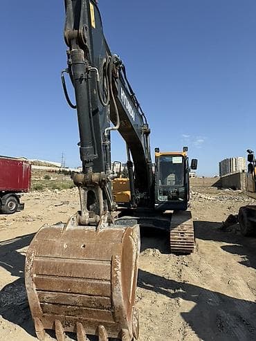 tekerli ekskavator satisi: Hyundai Robex 215L paletli ekskavator Texniki xüsusiyyətlər: - Sinif — 6
