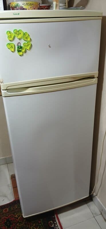 телефон fly iq450 horizon: İki qapılı “CassA” markalı soyuducu - Rəng: ağ, krem rəngli inteqrə — 2