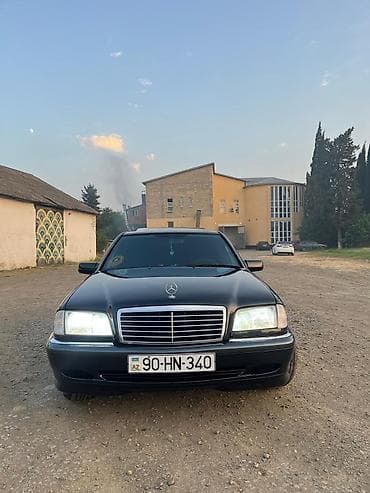 mercedes mebel: Mercedes-Benz C-Class: 2.4 l | 2000 il Sedan — 4