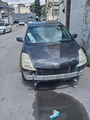 mikroavtobus satisi: Toyota Prius (2-ci nəsil) hibrid hatchback - Gövdə: 5 qapılı — 3