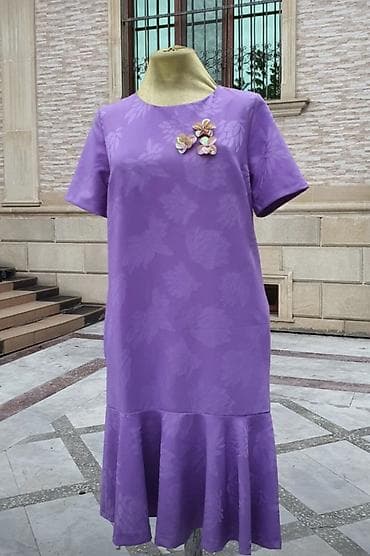 Bənövşəyi rəngdə zərif qadın donu - Model: A-kəsim, qısaqollu