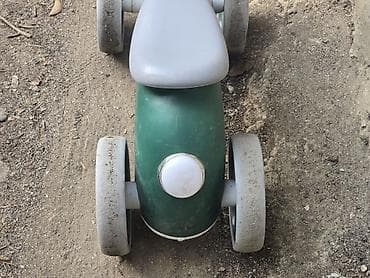 Uşaq üçün dörd təkərli minik oyuncağı (ride-on skuter tipli) - Rəng — 4