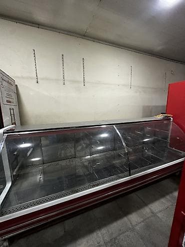 Soyuduculu vitrinin şirniyyat üçün – ULU firması istehsalı. İçi