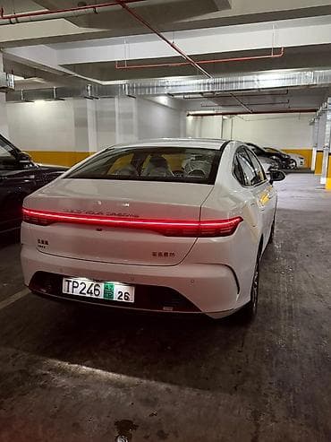 lapet satisi: BYD Qin Plus (sedan), ağ rəng. - Kuzov: 4 qapılı sedan, aerodinamik — 7