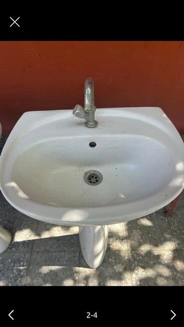 Унитазы: Ayaqüstü pedestal lavabolar – 2 ədəd Xüsusiyyətlər: - Material — 3