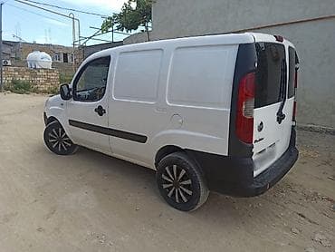 2 ci el konteyner: Fiat Doblo: 1.3 l | 2008 il Van body type — 5
