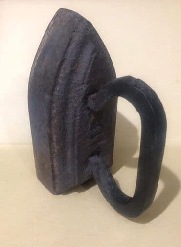 qədimi qəpiklər: Sovet dövründən qalan, Tutacaqlı, köhnə üslublu çuqun paltar ütüsü — 4