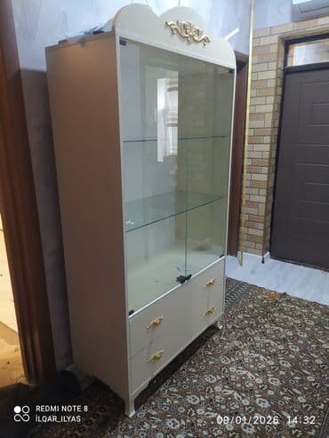 Ticarət tərəziləri: Şüşəli dolab vitrini, İşlənmiş — 1