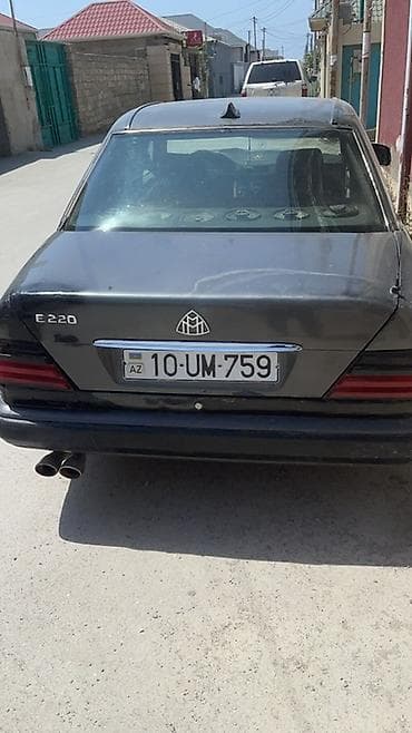 mersedes maqintafon: Mercedes-Benz E 220: 2.2 l | Sedan — 4