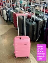 купить чемодан на колесах в баку: Sarı rəngli, sərt korpuslu, dörd təkərli səyahət çamadanı. Çamadanın — 4