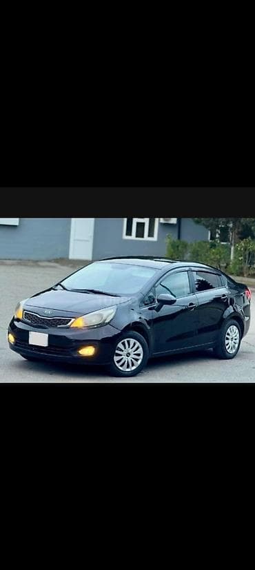 elantra arxa stop: Kia Rio sedan – qara rəng, 4 qapı, kompakt və qənaətcil şəhər — 1