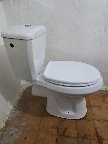 Santexnika: Ağ rəngli unitaz. Bu unitaz hamam otaqları üçün uyğundur. Modern və — 4