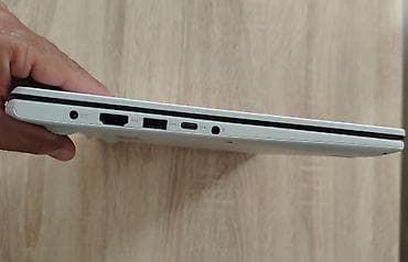 wireless adaptor: İntel Celeron N4020 Ram 4 Gb DDR4 İntel UHD Graphics 600 128 gb ssd — 4