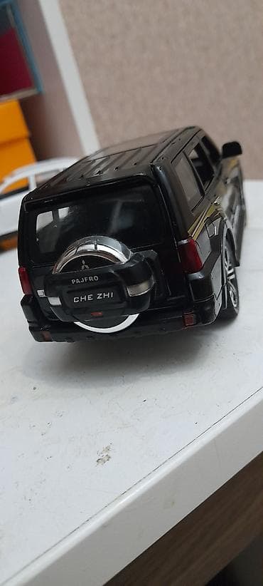 Mitsubishi Pajero 1:32 Ölçü Model Təzə sayılar Səsləri işıqları — 2