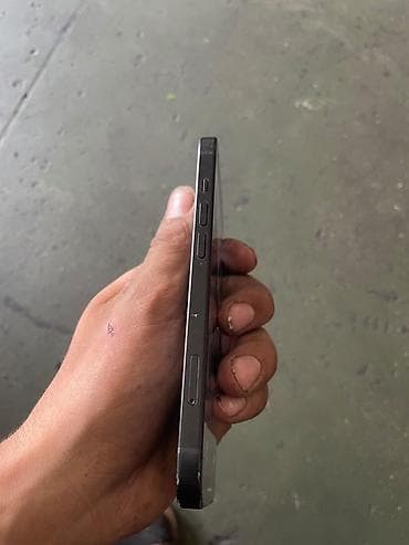 dell exos 7e2000: IPhone 15, 128 GB, Qara — 1
