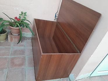 komputer sekilleri: Açılan qapaqlı taxta sandıq/qutu - Material: ağac teksturası olan — 1