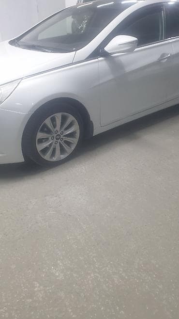 Hyundai Sonata: 2.4 л | 2012 г. Седан — 2