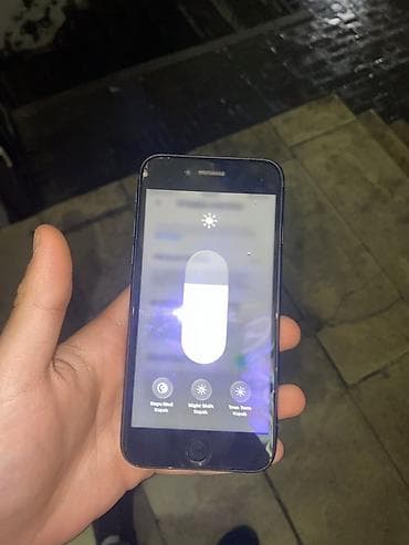 iphone 7 plus qiymetleri: IPhone SE 2022, Göy, Barmaq izi — 3