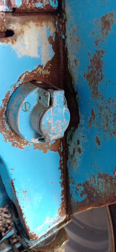 vaz 21 099: Satılır traktor zavodu ili 1990 — 8