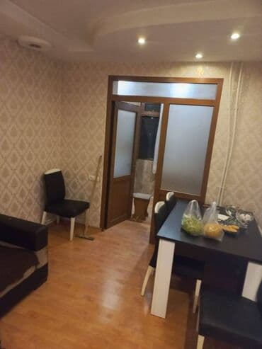 Bakı, 3 otaqlı, Köhnə tikili, m. Neftçilər, 70 kv. m — 1