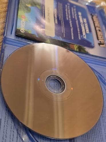 ddr 4: Sony PlayStation 4 Slim, 1 TB .Sistem versiyası 13.04. Üzərində iki — 4