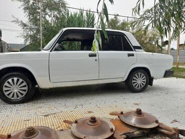 ваза напольная стеклянная высокая без узора: VAZ (LADA) 2107: 1.6 l | 1992 il 18650 km Sedan — 4