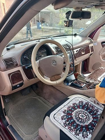 vito disk: - Növ: SUV, 5 qapı - Korpus rəngi: tünd qırmızı/bordo - Salon: açıq — 9