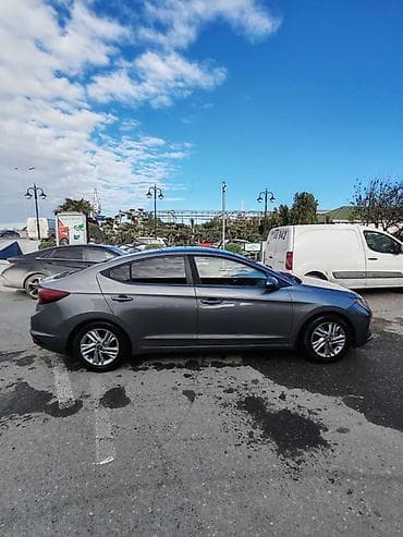 hyundai xg: Hyundai Elantra sedan - Korpus: 4 qapılı sedan, boz (metallik) rəng - — 4