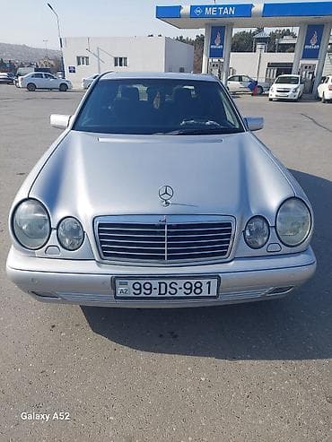 Mercedes-Benz 240: 2.4 l | Sedan