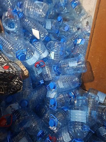 turşu: Toplu plastik bidonlar (5–10 litr həcmli) satılır. 5 litrlik 20 qəpik — 3