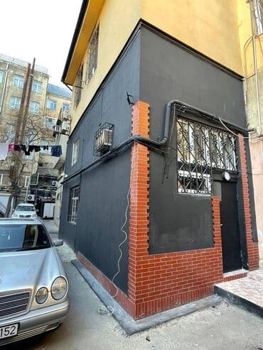 xacmaz obyekt: Sahil metrosuna yaxin 90kv sahəsi olan obyekt 3otaqli ofis 1000azn — 3