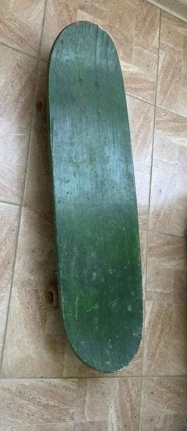 Yaxta taxtası (skateboard), yaşıl rəngli, tam komplekt: - Taxta gövdə