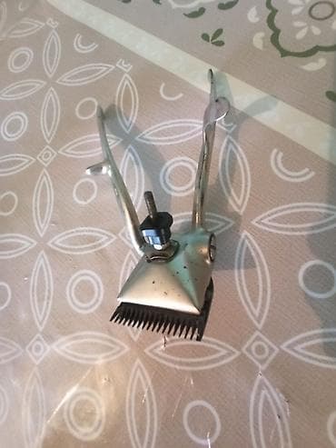 el fecr saat: 1940 cı illərin saç qırxan maşını satılır isteyen olsa əlaqə saxlasın — 2