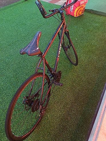 Şəhər/trek tipli yüngül velosiped - Korpus: nazik borulu, aerodinamik
