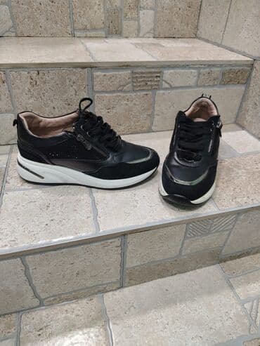 Ölçü: 39.5, rəng - Qara, İşlənmiş