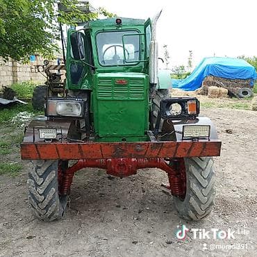 traktor 16: Traktor MTZ tipli, kabinalı, yaşıl rəng. - 4x2 təkər sxemi, qabaqdar — 1