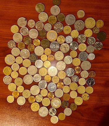 Müxtəlif ölkələrə məxsus qarışıq xırda pul kolleksiyası