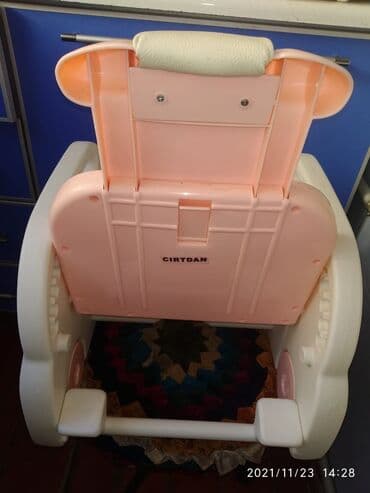 Uşaq üçün hem maşın, kreslo ve qarşoq kimi istifade oluna bilir lalafo.az -da Uşaq üçün hem maşın, kreslo ve qarşoq kimi istifade oluna bilir